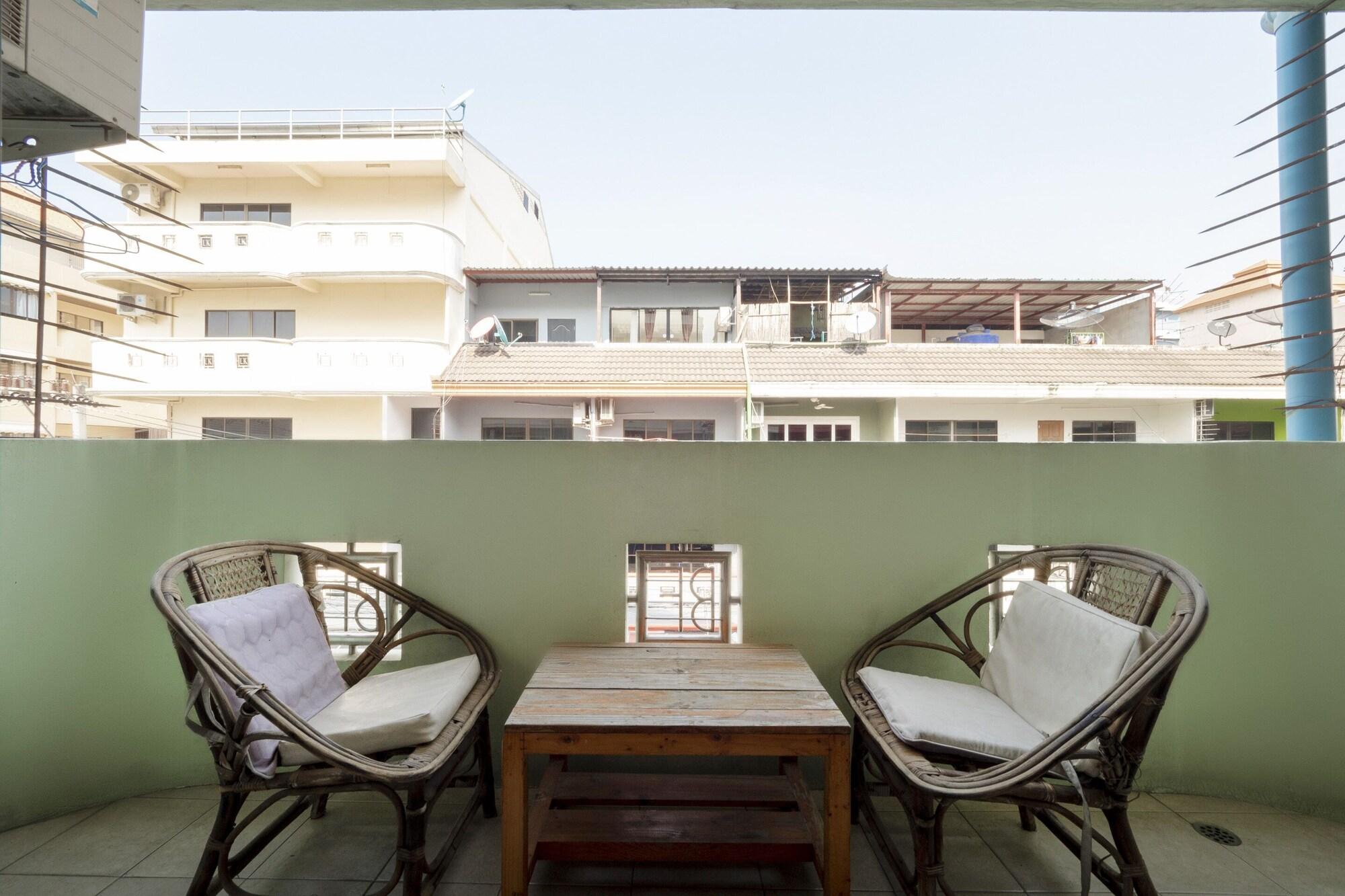 Billabong Hotel Pattaya Extérieur photo